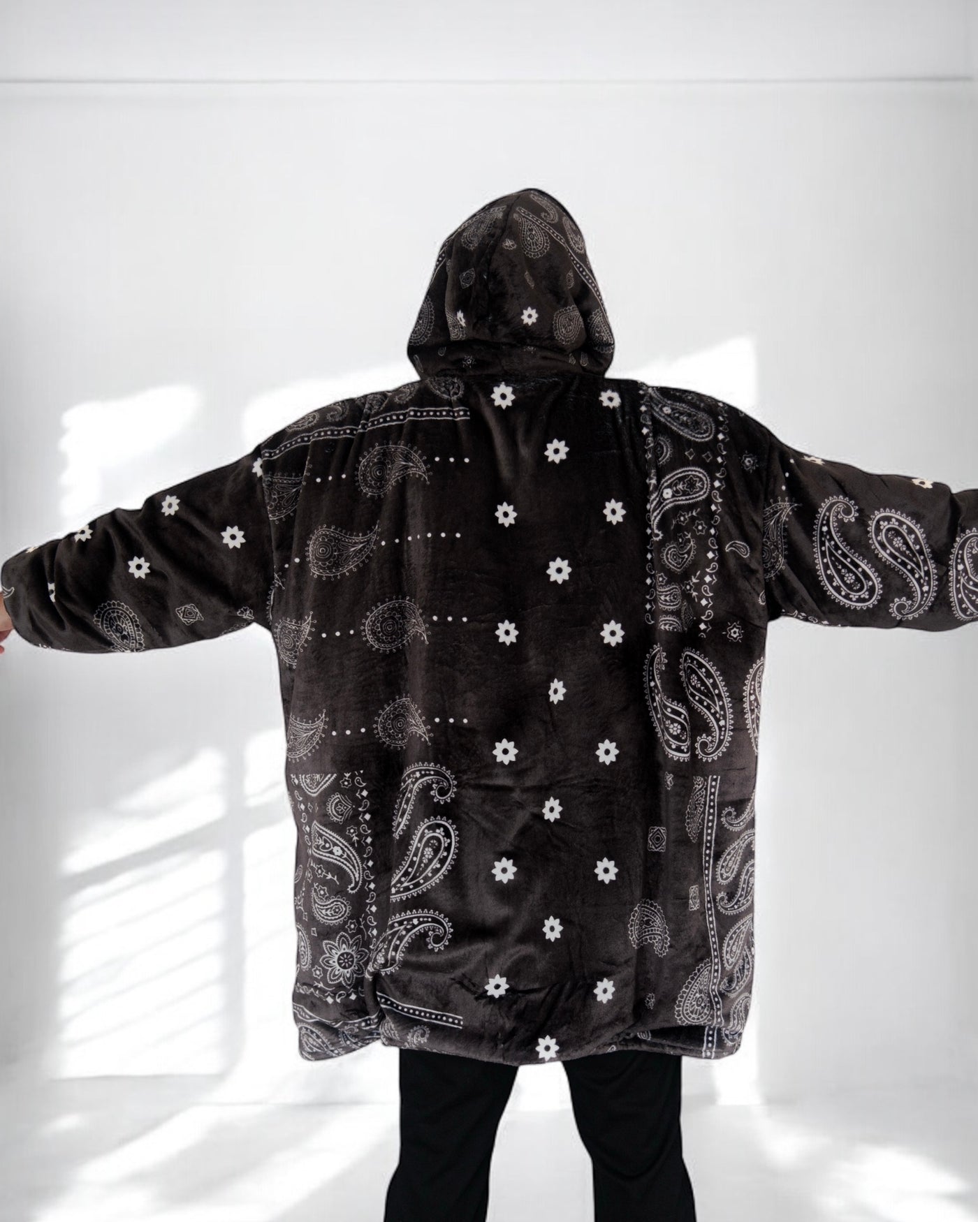 ADULT BLANKET HOODIE - PAISLEY BLACK